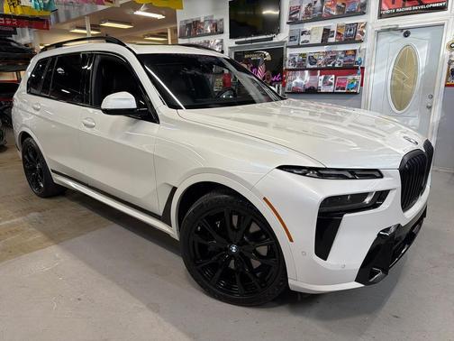 2024 BMW X7 xDrive40i