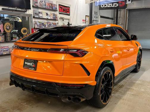 2022 Lamborghini Urus Pearl Capsule AWD