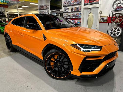 2022 Lamborghini Urus Pearl Capsule AWD