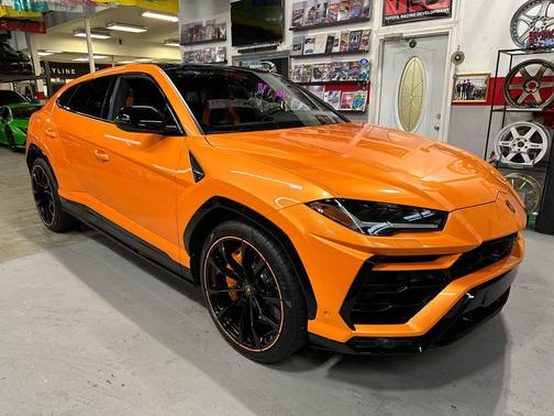 2022 Lamborghini Urus Pearl Capsule AWD