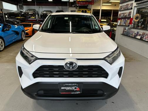 2023 Toyota RAV4 LE