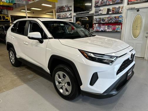 2023 Toyota RAV4 LE