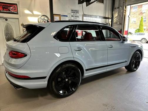2022 Bentley Bentayga V8