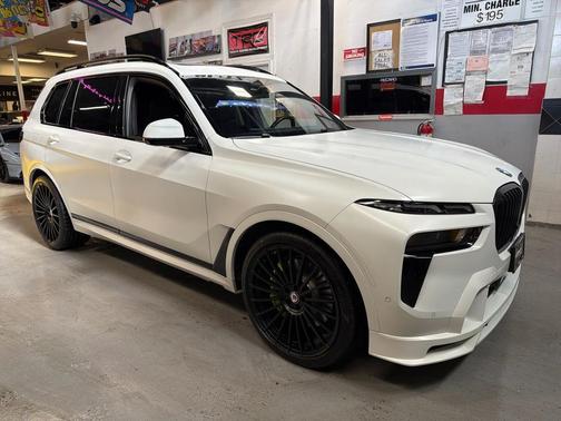 2023 BMW ALPINA XB7 Base
