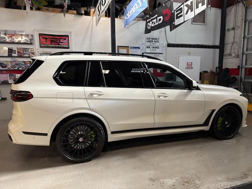 2023 BMW ALPINA XB7 Base
