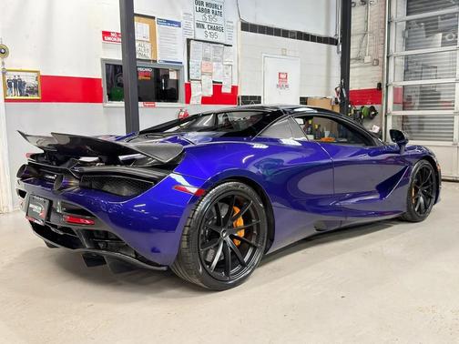 2021 McLaren 720S Base