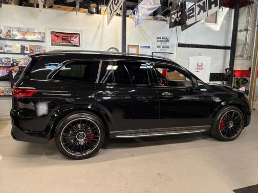 2025 Mercedes-Benz AMG GLS 63 Base