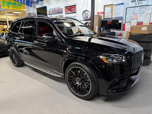 2025 Mercedes-Benz AMG GLS 63 Base