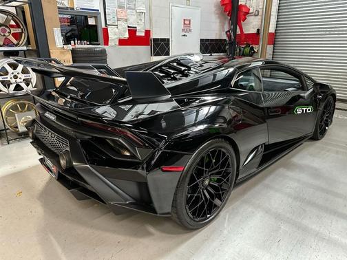 2022 Lamborghini Huracan STO STO Coupe