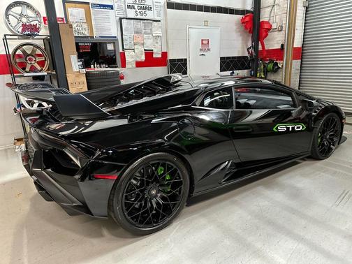 2022 Lamborghini Huracan STO STO Coupe