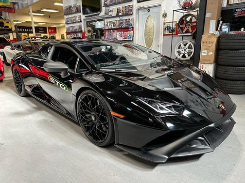 2022 Lamborghini Huracan STO STO Coupe