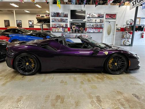 2022 Ferrari SF90 Spider Base