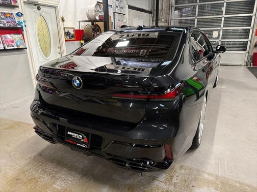 2025 BMW 760 760i xDrive