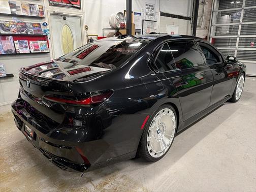 2025 BMW 760 760i xDrive