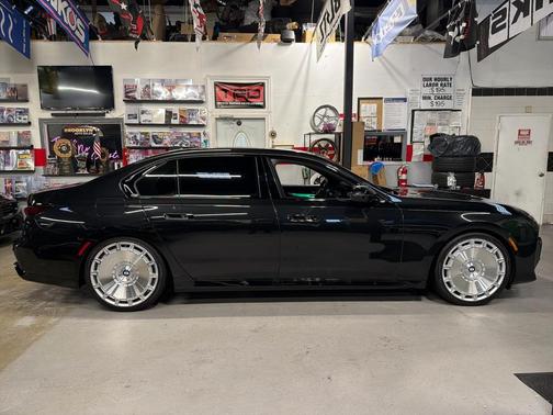 2025 BMW 760 760i xDrive