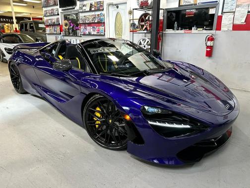 2023 McLaren 720S Base