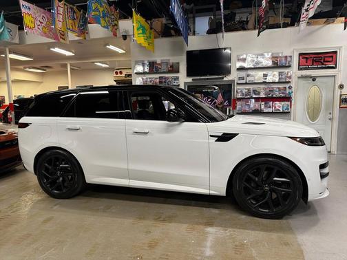 2023 Land Rover Range Rover Sport SE