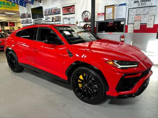 2022 Lamborghini Urus Base