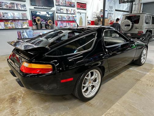 1988 Porsche 928 S4