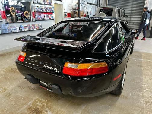 1988 Porsche 928 S4