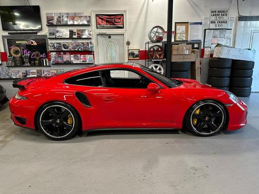 2014 Porsche 911 Turbo S