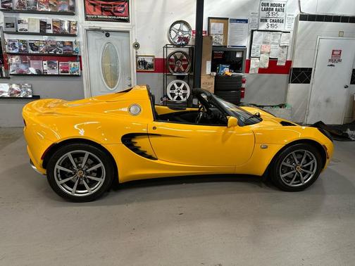 2005 Lotus Elise Roadster