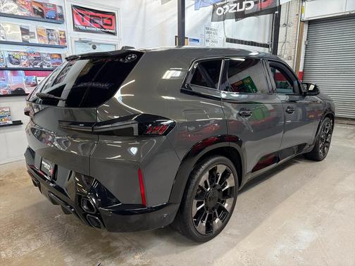 2023 BMW XM Base