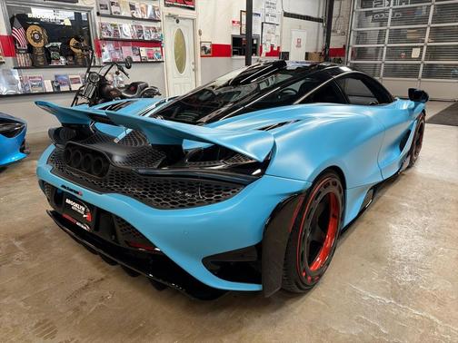 2021 McLaren 765LT Coupe