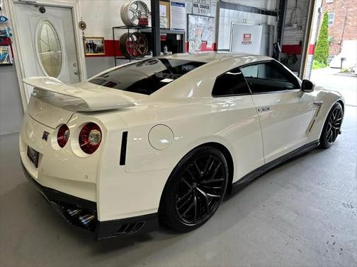 2017 Nissan GT-R Premium