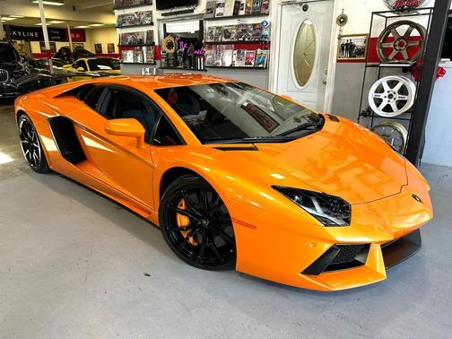 2015 Lamborghini Aventador LP700-4 Coupe