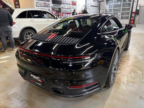 2020 Porsche 911 Carrera