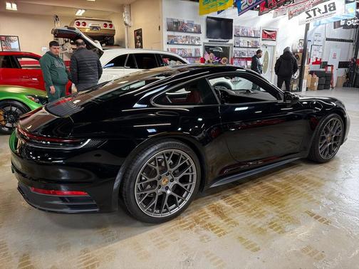 2020 Porsche 911 Carrera