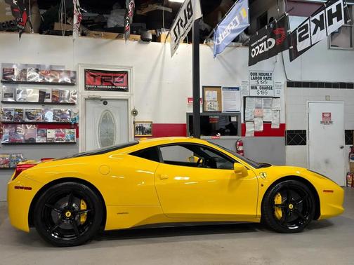2011 Ferrari 458 Italia Base