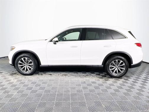 2025 Mercedes-Benz GLC 300 