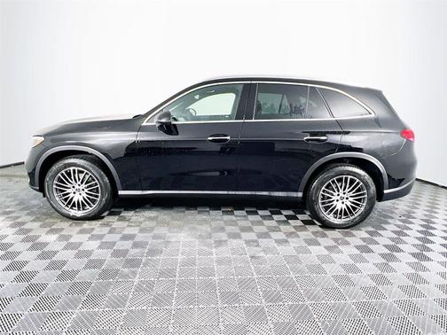 2025 Mercedes-Benz GLC 300 