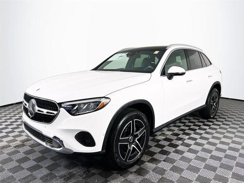Polar White 2026 Mercedes-Benz GLC 300