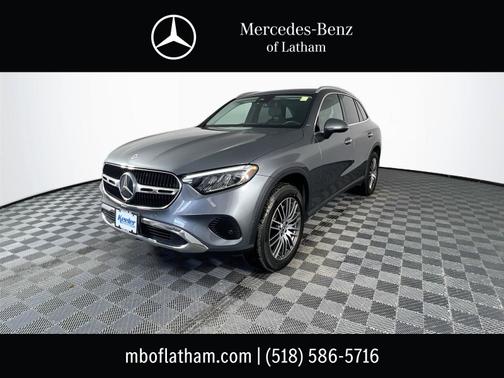 Selenite Grey Metallic 2023 Mercedes-Benz GLC 300