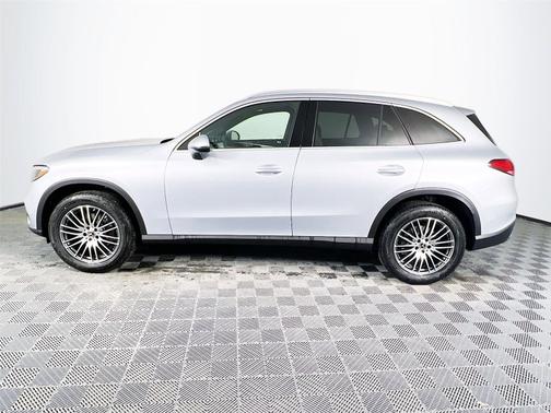 2025 Mercedes-Benz GLC 300 4MATIC