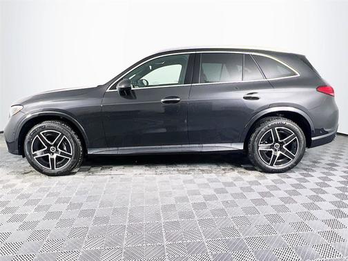 2025 Mercedes-Benz GLC 300 