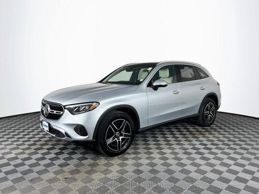 Cirrus Silver Metallic 2026 Mercedes-Benz GLC 300