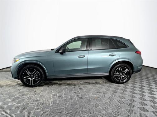 2025 Mercedes-Benz GLC 300 