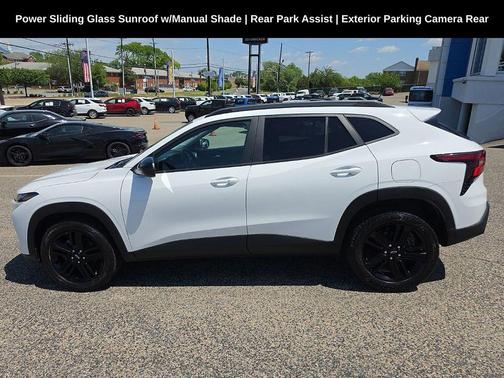 Summit White 2024 Chevrolet Trax FWD ACTIV