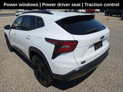 Summit White 2024 Chevrolet Trax FWD ACTIV