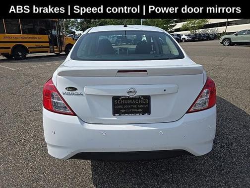 2017 Nissan Versa 1.6 S+