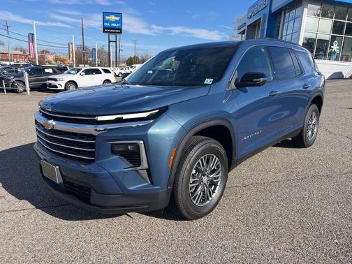 2025 Chevrolet Traverse LT
