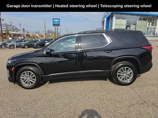 Mosaic Black Metallic 2023 Chevrolet Traverse LT Leather
