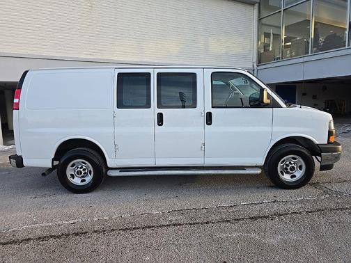 2024 GMC Savana 2500 Work Van
