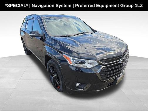 Mosaic Black Metallic 2021 Chevrolet Traverse Premier