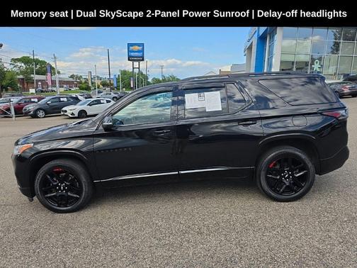 Mosaic Black Metallic 2021 Chevrolet Traverse Premier