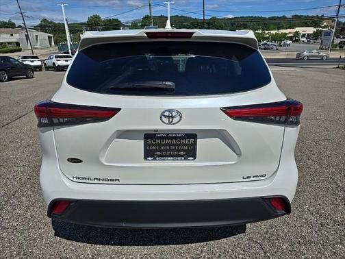 2020 Toyota Highlander LE